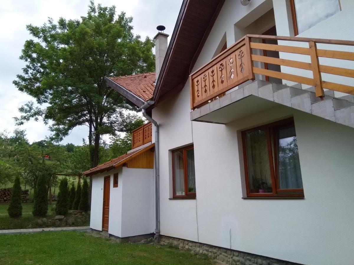 Отель Casa Lacul Mierlei Совата Экстерьер фото