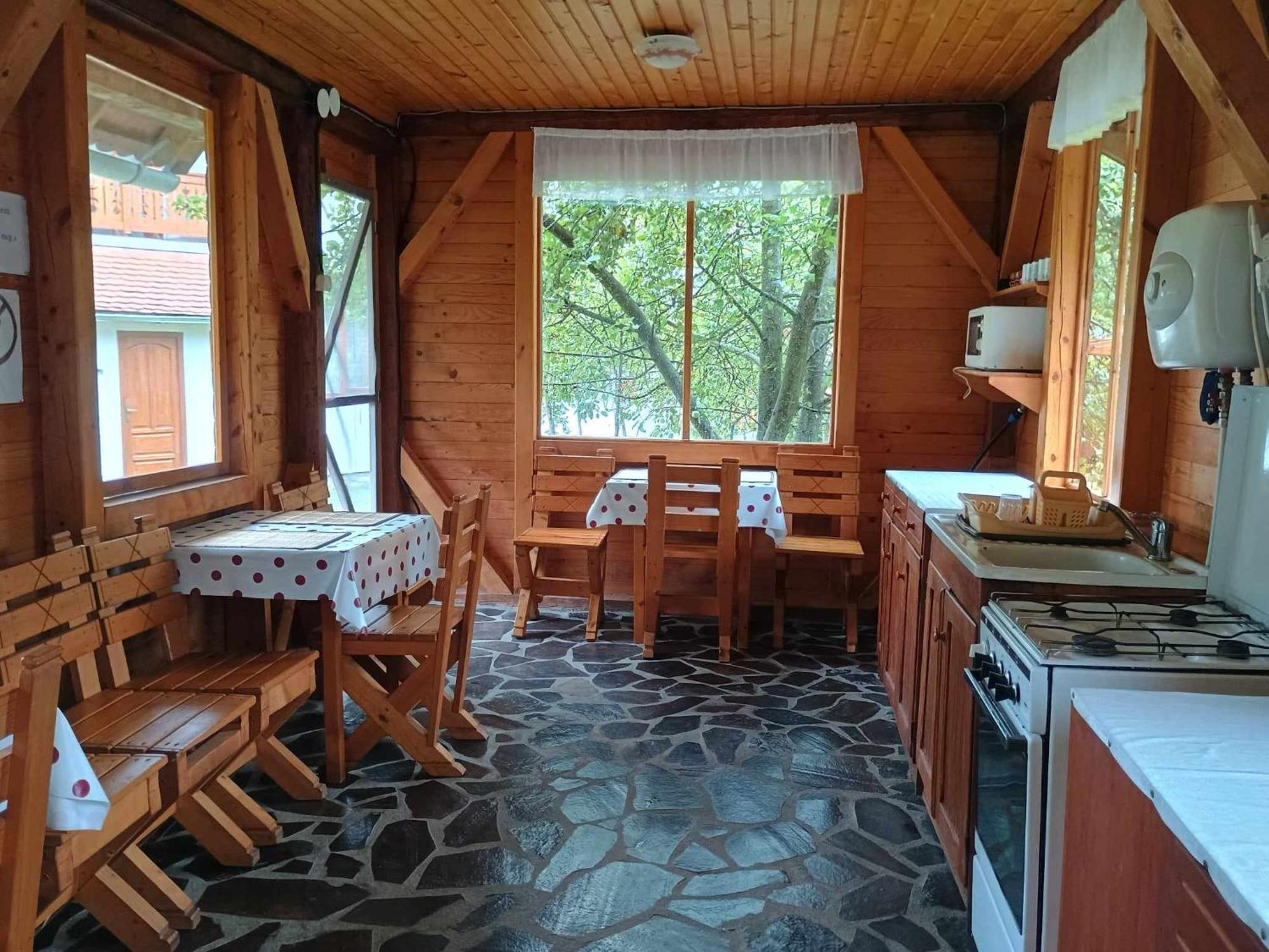 Отель Casa Lacul Mierlei Совата Экстерьер фото