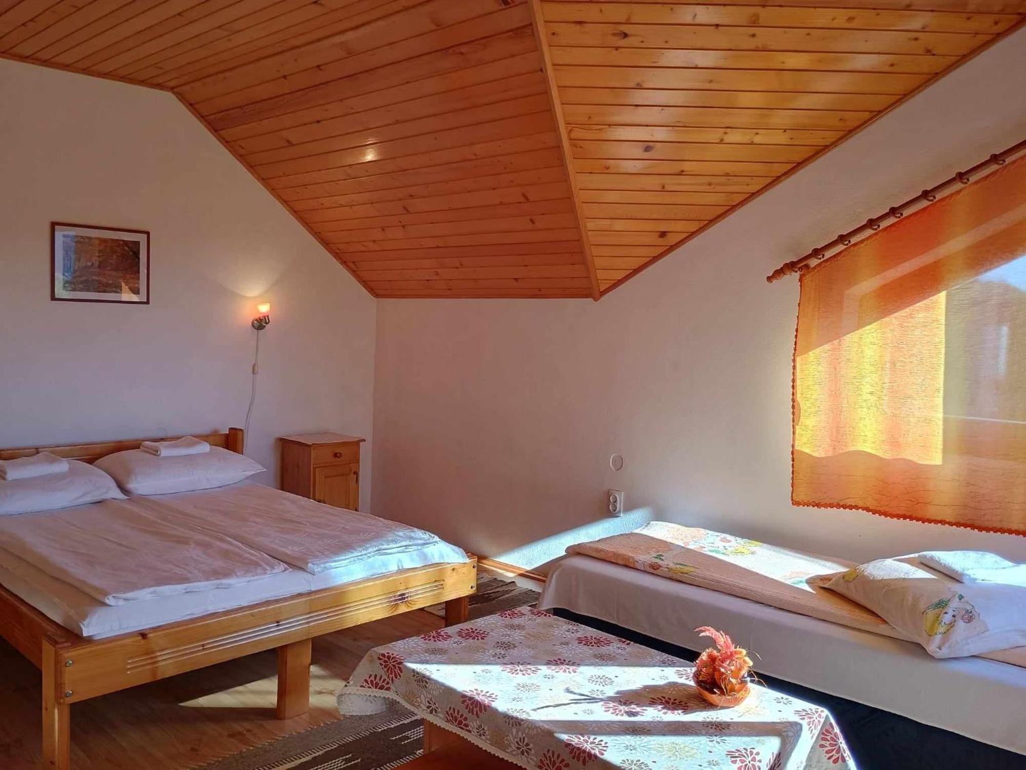 Отель Casa Lacul Mierlei Совата Экстерьер фото